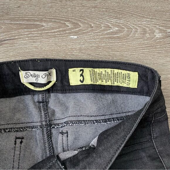 Indigo Rein Skinny Jeans 90’s Black Wash Studded Jeans SZ 3 - Picture 9 of 14